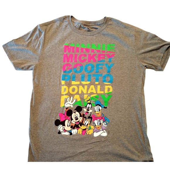 MICKEY & CO Disney Characters T-Shirt Size MEDIUM - Mickey/Minnie/Donald/Goofy - Picture 1 of 3